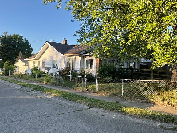 3rd image of 2302 Walker Ave