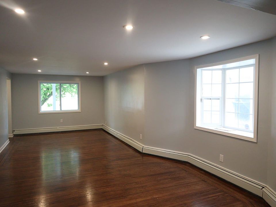 1st image of 156 Goembel Ave #156