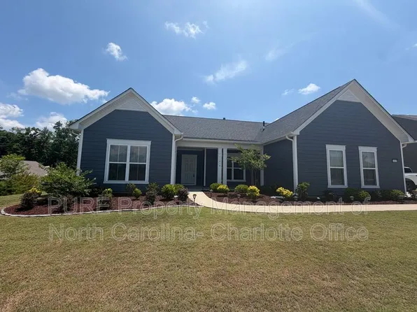 13818 Berkley Ave, Huntersville, NC 28078