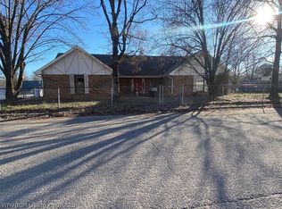 201 Loop W, Roland, OK 74954