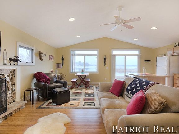 4th image of 8660 Vista Dr