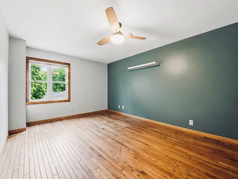 947 Canterbury Dr #60014 — Photo 5