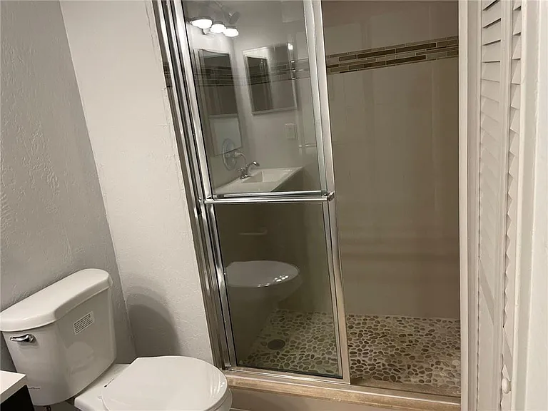 235 Lakeview Dr #102 — Photo 12