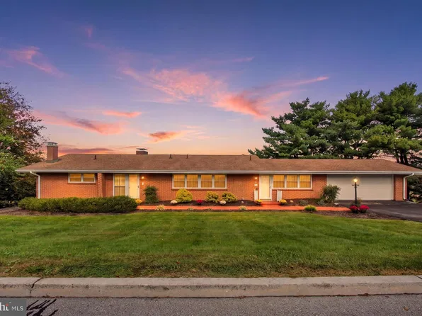 41 Hillcrest Dr, Hanover, PA 17331