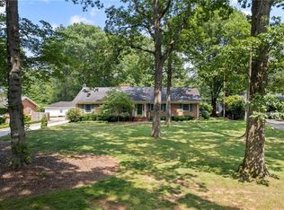 608 Rollingwood Dr, Greensboro, NC 27410