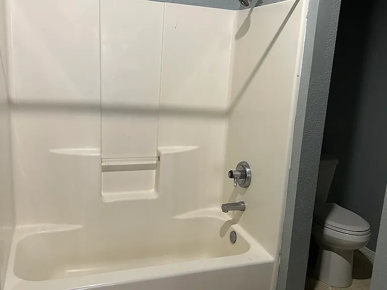340 Main St #5 — Photo 8