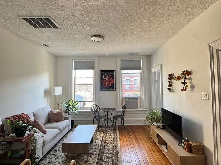 1450 W 18th St — Photo 10