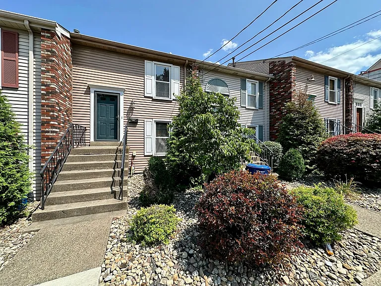 35-43 Bailey Ave — Photo 16
