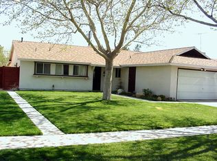 352 S Desert Candles St, Ridgecrest, CA 93555