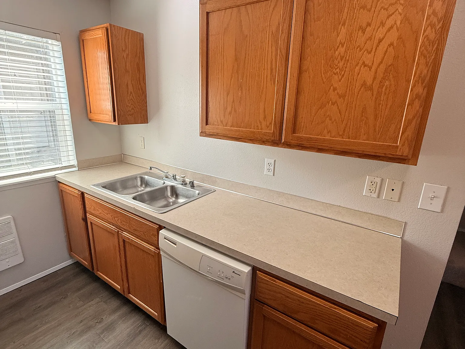 2 bed, 1040 sqft, $1,795 — Photo 3