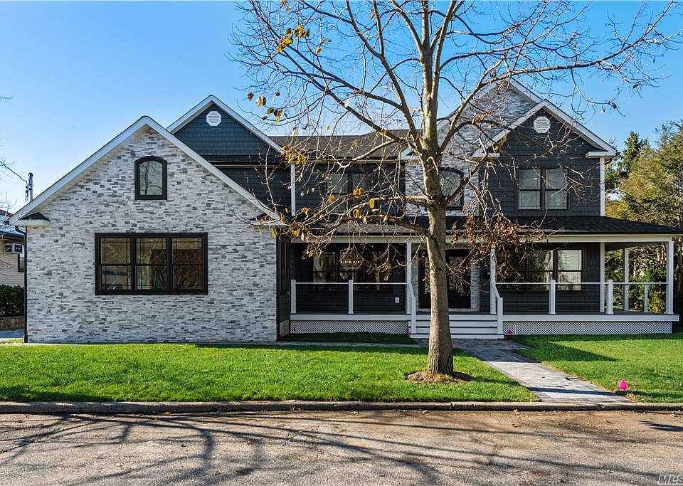 1st image of 208 Cayuga Ave