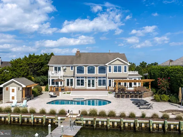 69 Bayview Dr, Beach Haven, NJ 08008