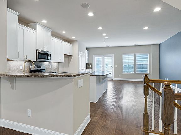 5th image of 1038 Brownsmith Dr