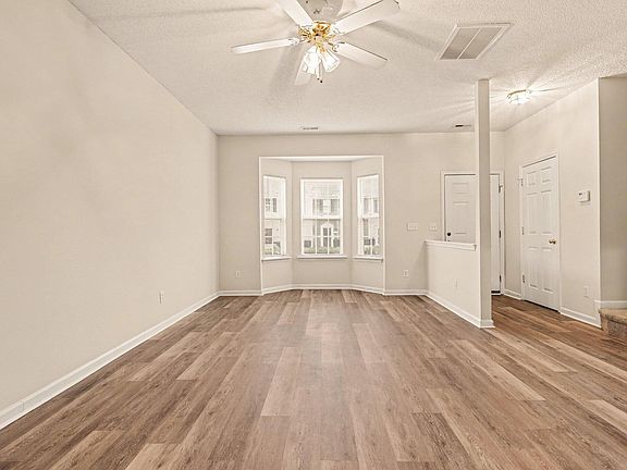 3rd image of 10947 Pendragon Pl