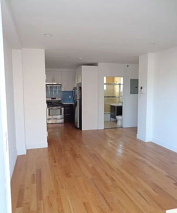 2nd image of 8285 116th St APT 5A