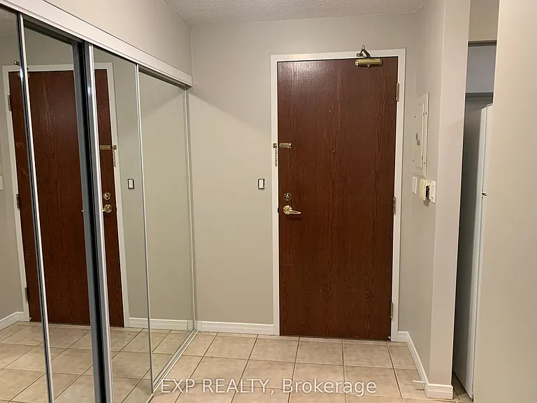 3 Ellesmere St #205 — Photo 4