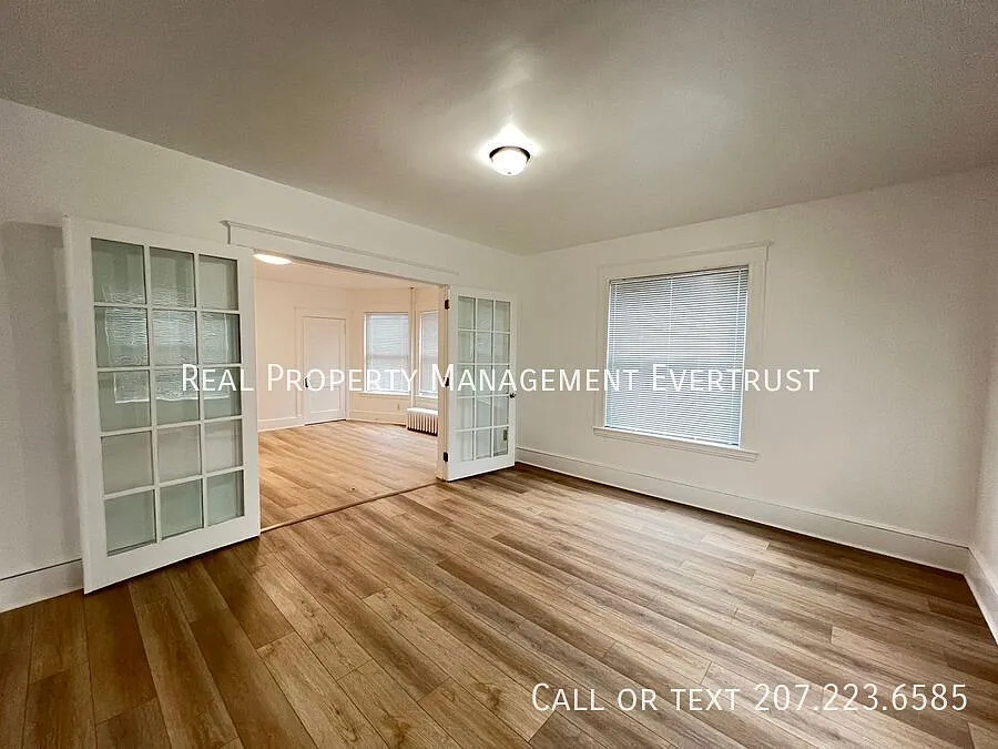 Completely renovated and updated 2 BD 1 BA — Photo 3