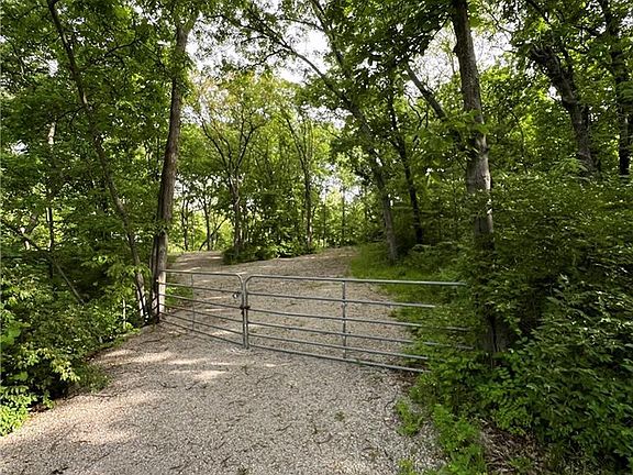 5th image of 25812 Louisa Dr