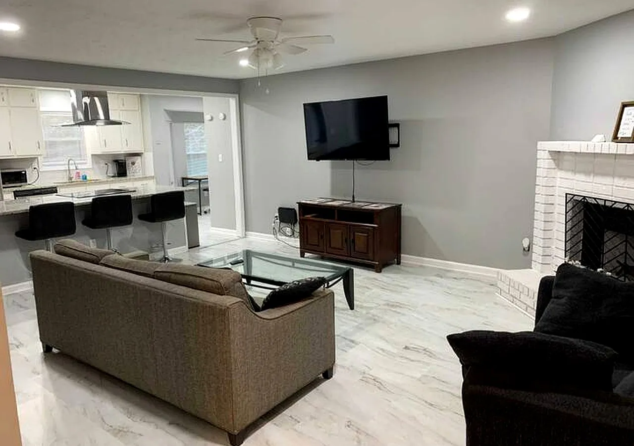 8672 Prather Dr — Photo 3