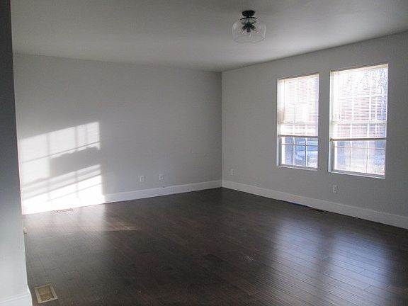 5th image of 720 Peach Orchard Rd