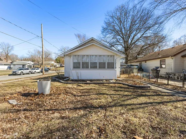1219 E 32nd St, Des Moines, IA 50317