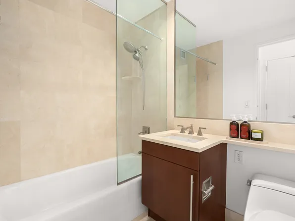 240 Riverside Boulevard image 8 of 8