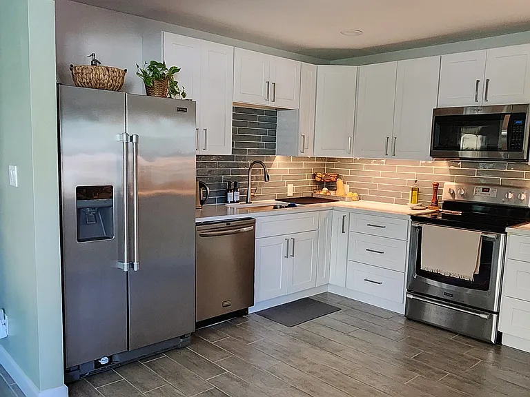 3949 Maxine St — Photo 9