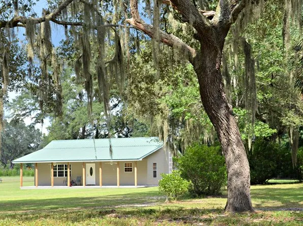 4991 NW 155th St, Trenton, FL 32693