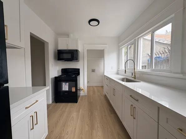 311 1/2 W 33rd St #1/2, Los Angeles, CA 90007