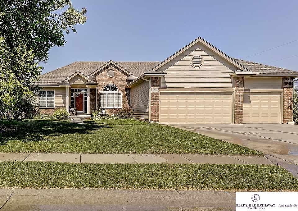 1st image of 3526 S 200th Ave