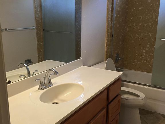 3rd image of 32 N 12th St APT 2