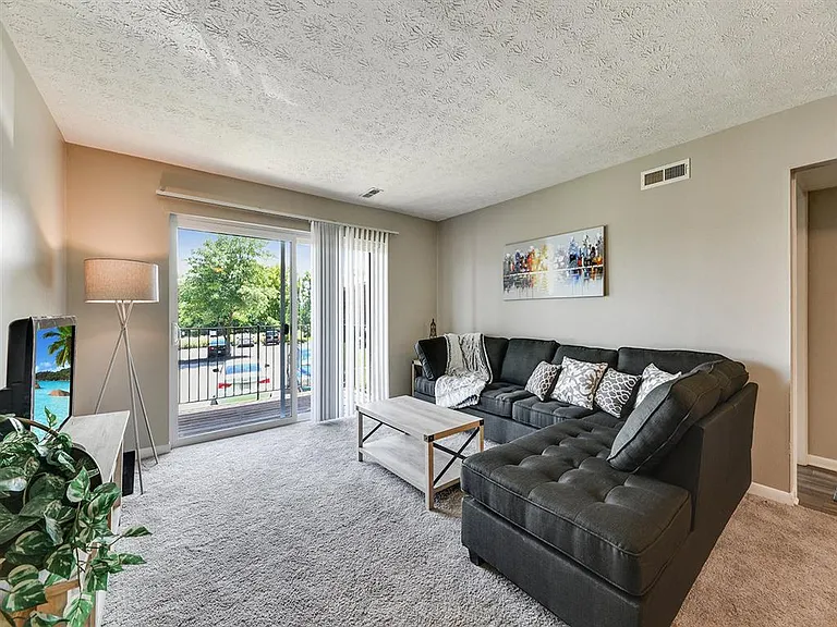 Heritage Hill Estates Apartments — Photo 6