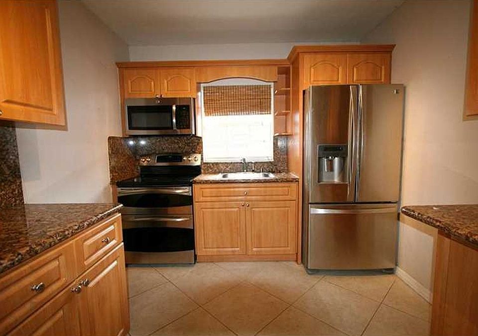 1st image of 435 E 240th St