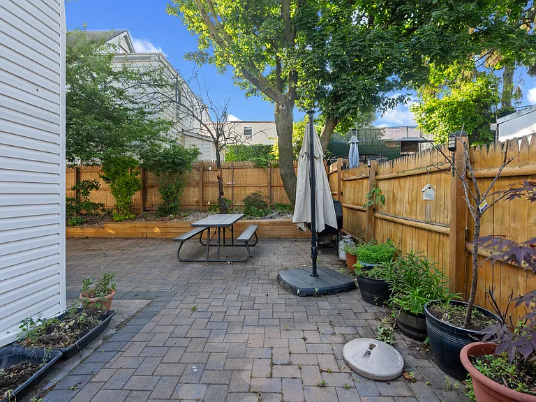 637 36th St #1 — Photo 22
