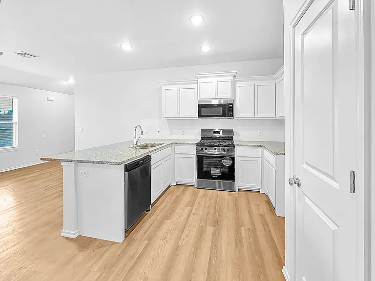 3307 S 23rd St — Photo 10