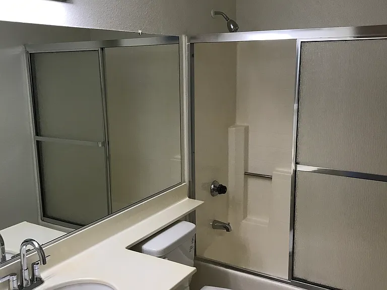 Apt.306 Bathroom