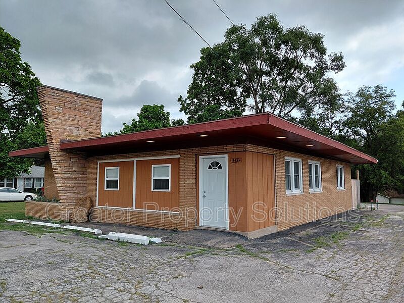 1st image of 14433 Morse St