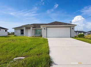 2711 20th St, Lehigh Acres, FL 33976
