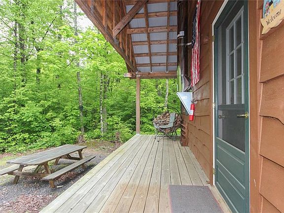 3rd image of 13146 Maple Hill Ln