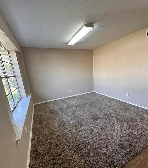 17210 Woodburn Dr — Photo 5