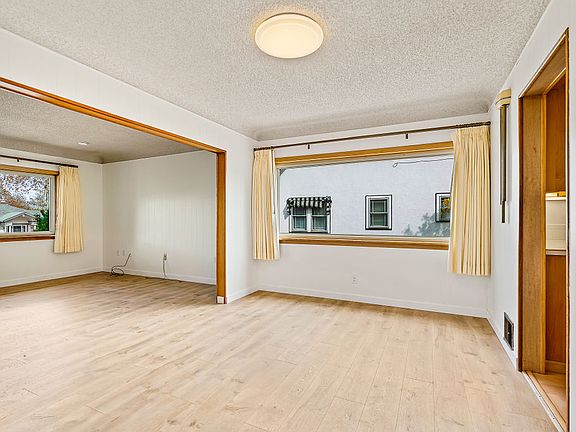 5th image of 3010 W Yakima Ave