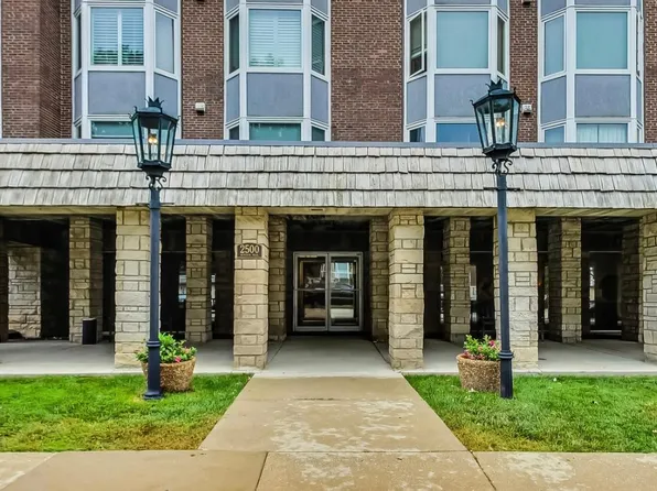 2500 Windsor Mall, Park Ridge, IL