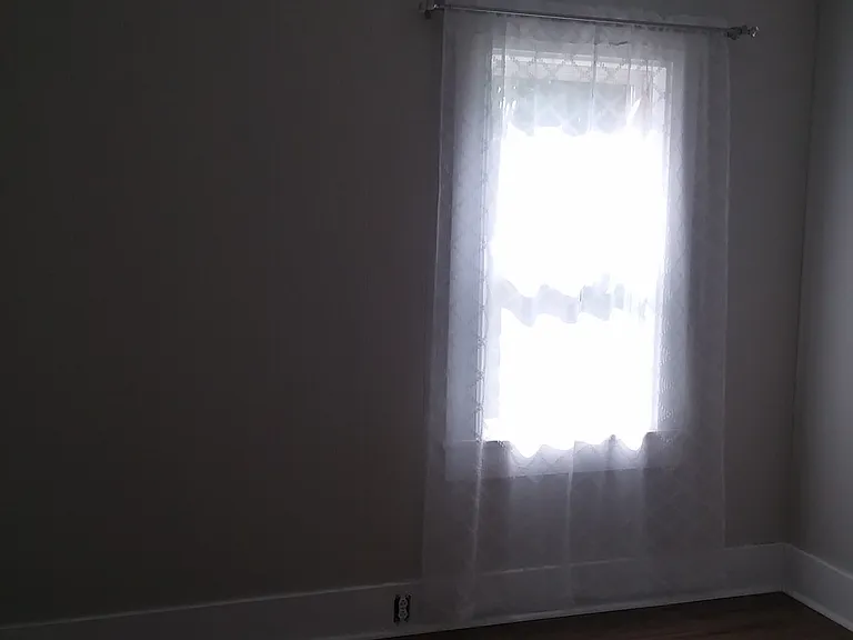 711 W Mill St — Photo 5