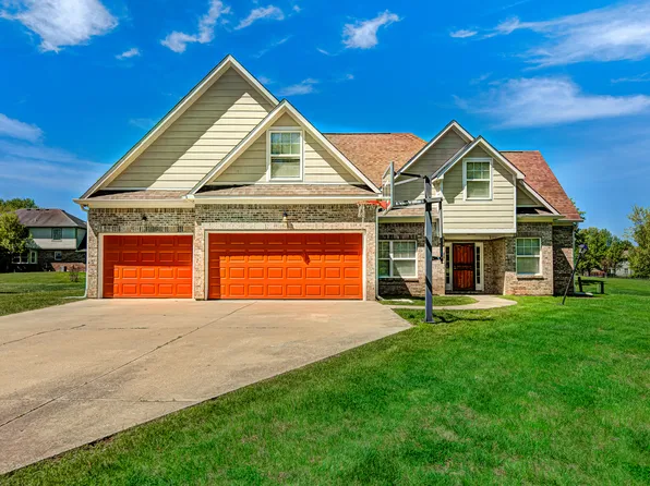 934 N Buck Creek Rd, Greenfield, IN 46140