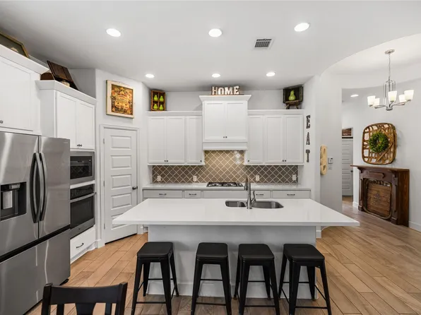 122 Hidden Peak Dr, Montgomery, TX 77316