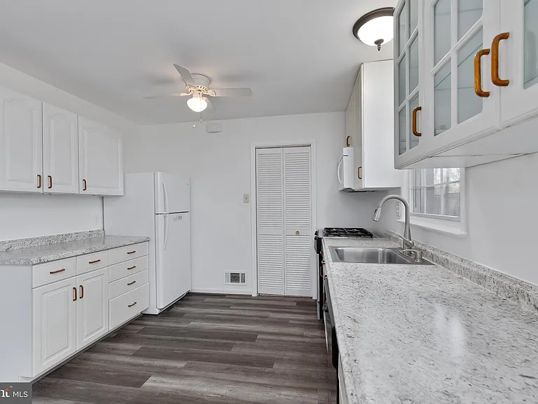 4114 Lees Corner Rd — Photo 7