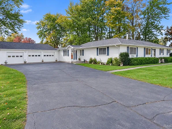 1553 Meisner Rd, East China, MI 48054