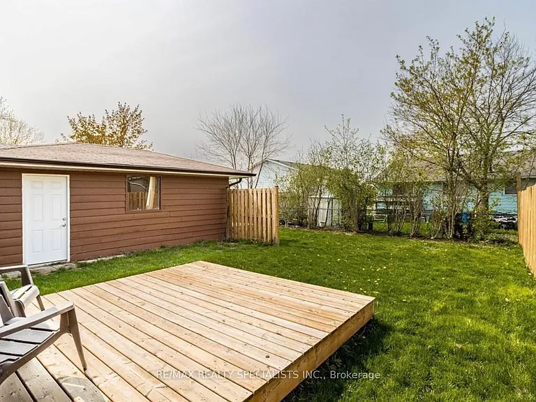 226 Overlea Dr #UPPER — Photo 16