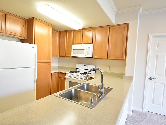2nd image of 5201 Laguna Oaks Dr Unit 183