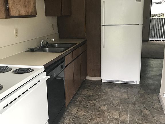 4th image of 637 Pleasant Ave APT 101